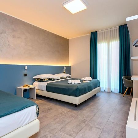Garda Diamant Bed & Breakfast Desenzano del Garda Ngoại thất bức ảnh