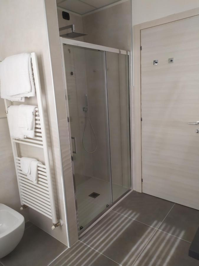 Garda Diamant Bed & Breakfast Desenzano del Garda Ngoại thất bức ảnh