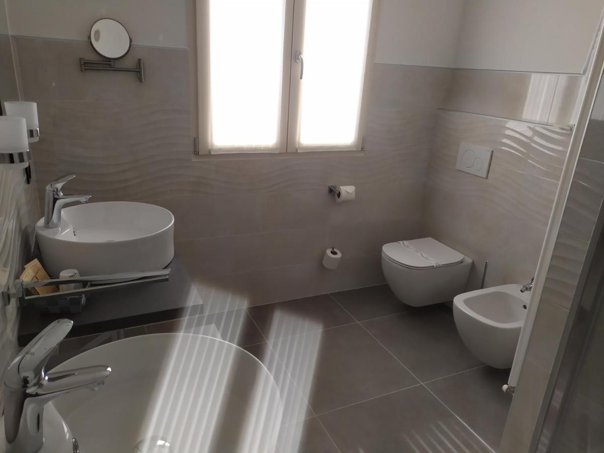 Garda Diamant Bed & Breakfast Desenzano del Garda Ngoại thất bức ảnh