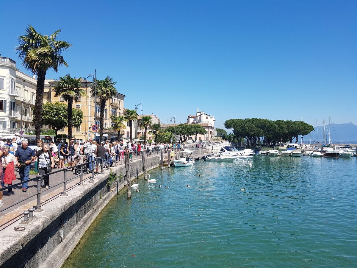 Garda Diamant Bed & Breakfast Desenzano del Garda Ngoại thất bức ảnh