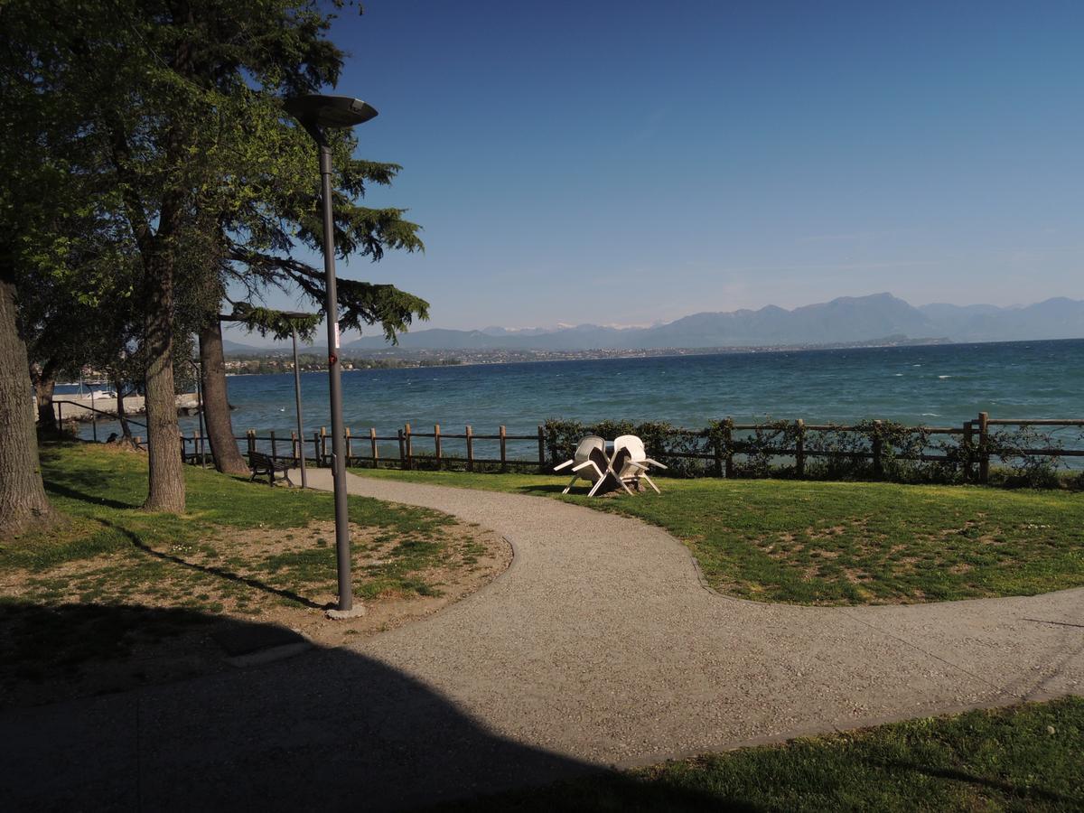 Garda Diamant Bed & Breakfast Desenzano del Garda Ngoại thất bức ảnh