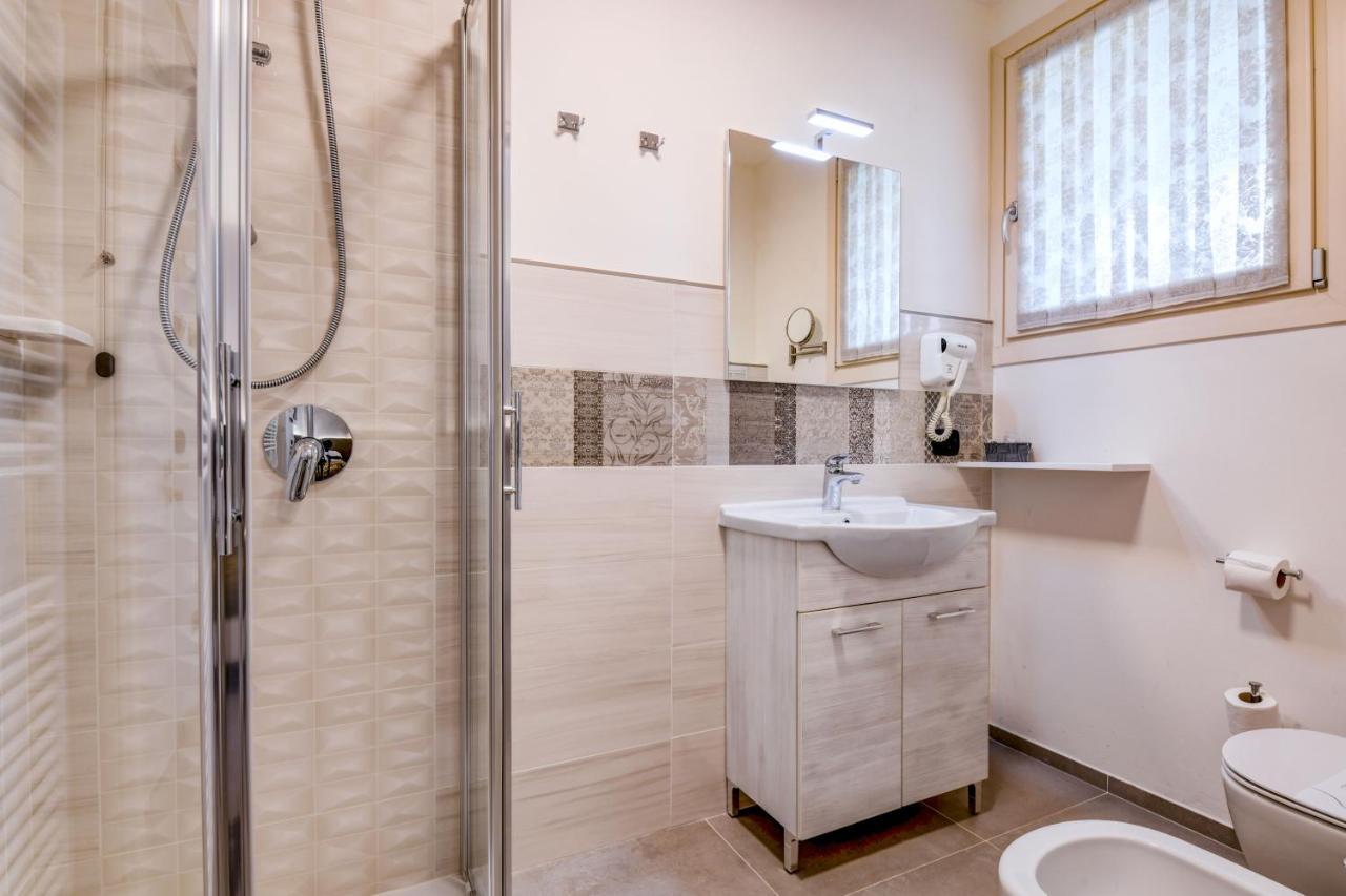 Garda Diamant Bed & Breakfast Desenzano del Garda Ngoại thất bức ảnh