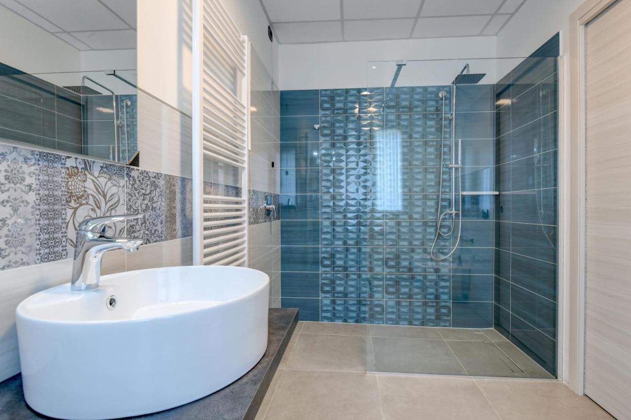 Garda Diamant Bed & Breakfast Desenzano del Garda Ngoại thất bức ảnh