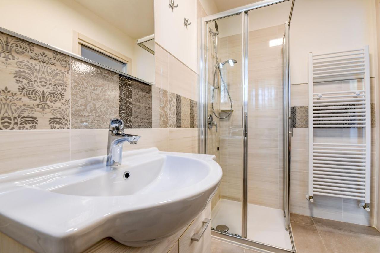 Garda Diamant Bed & Breakfast Desenzano del Garda Ngoại thất bức ảnh
