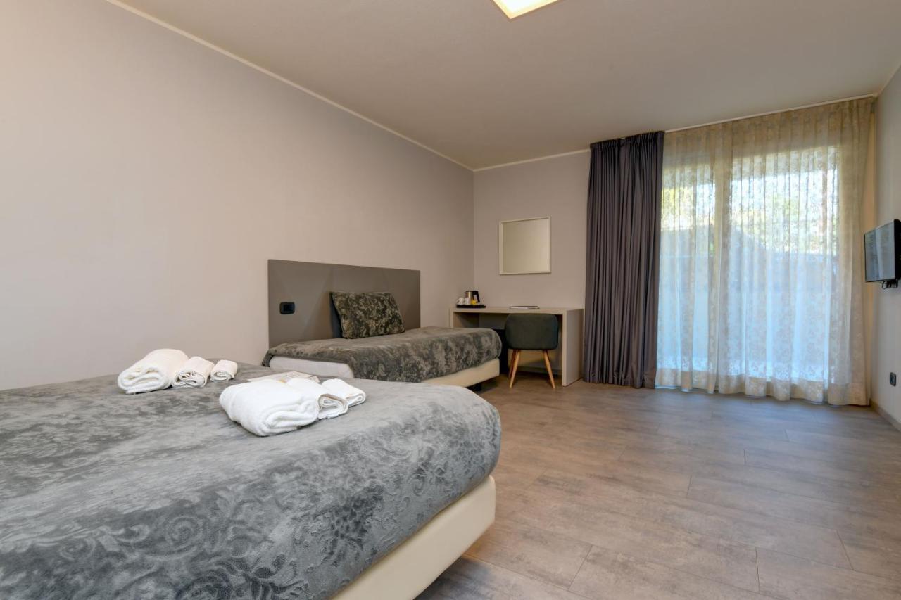 Garda Diamant Bed & Breakfast Desenzano del Garda Ngoại thất bức ảnh