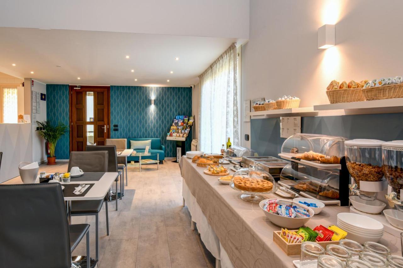 Garda Diamant Bed & Breakfast Desenzano del Garda Ngoại thất bức ảnh